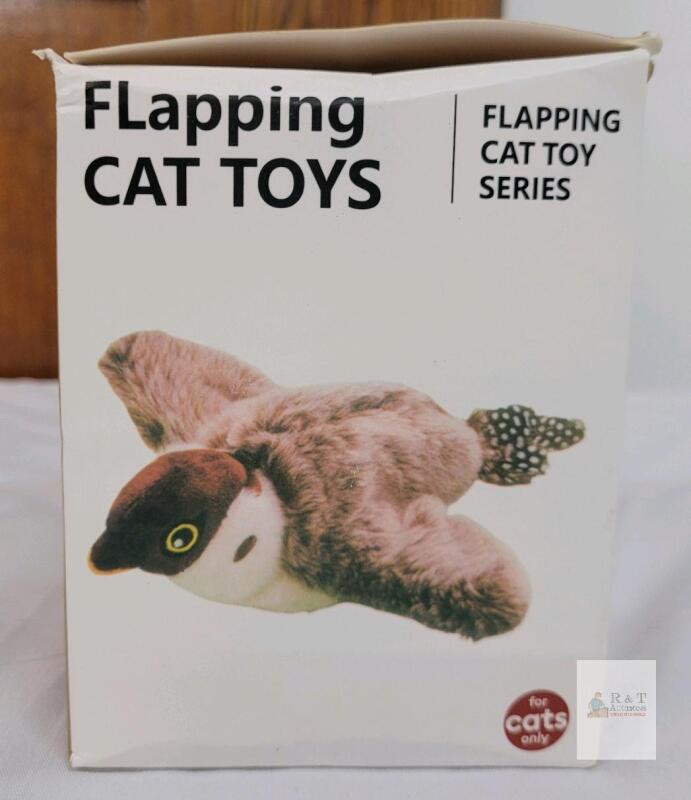 New - Rechargeable Flapping Cat Toy