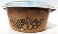Vintage PYREX Old Orchard 2 1/2 QT Casserole Dish with PYREX Glass Lid (Ovenware 475 B 20) Made in USA.