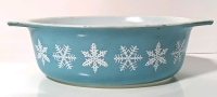 Vintage PYREX Turquoise White Snowflake 043 1 1/2 QT Made in USA 16 Casserole Dish.