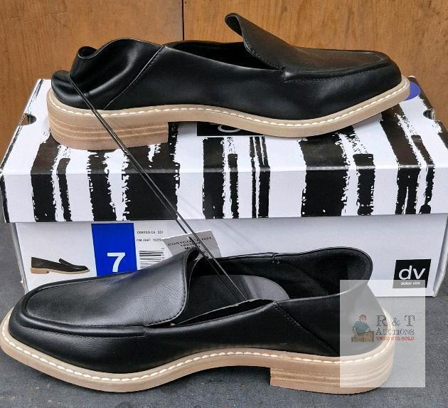 NEW (Dolce Vita) Women's Black Loafers, Size 7 US, Polyurethane Upper, Slip-On Design