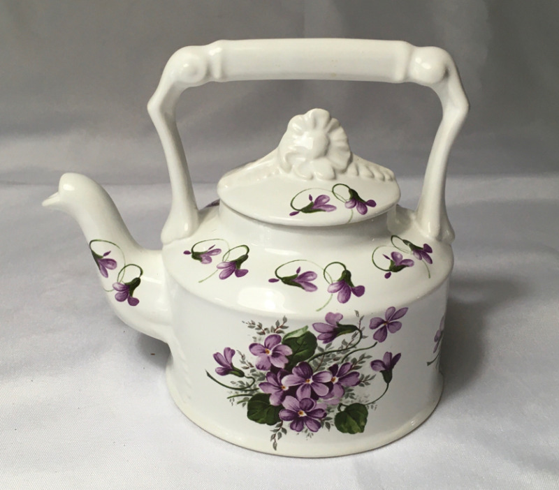Arthur Wood Dainty Violet Teapot