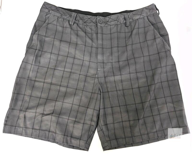 Size 46 Men's REEBOK GOLF Shorts : Good Condition, Light Wear