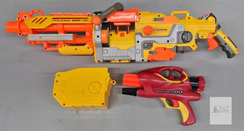 Nerf Vulcan EBF-25 Fully Automatic 25-Dart Belt-Fed Blaster + Air Tech 2000 4-Barrel Dart Gun untested