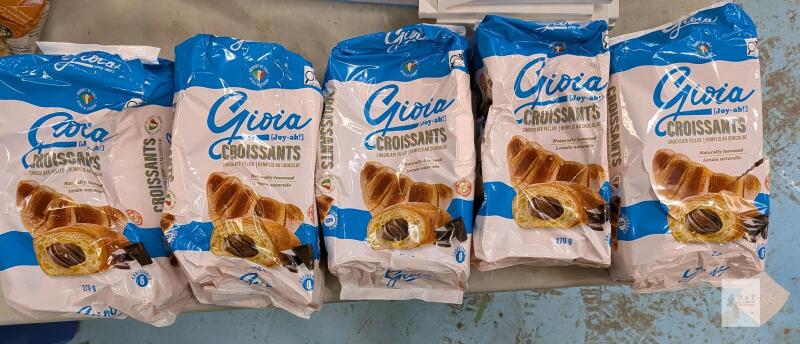 Gioia Chocolate-Filled Croissants, 6 Pack, 270g, Product of Italy, Best Before May 2026, UPC 081013
