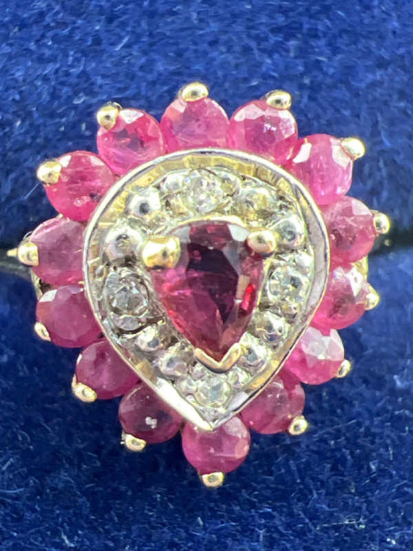 10K Gold Spectacular Ruby Diamond Ring