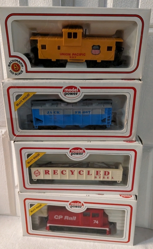 4 HO Model Electric Trains - Model Power and Bachman.