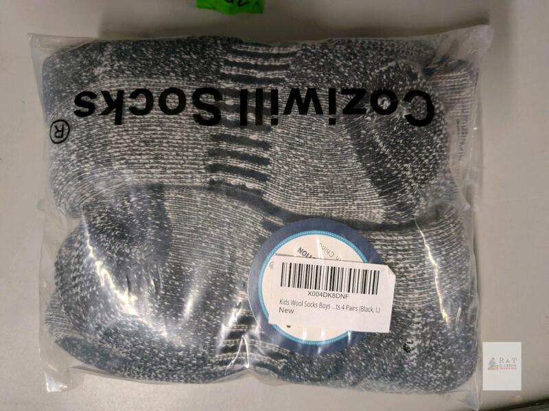 4 New Size Large Boys Black Socks