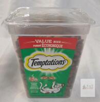 Temptations Value Size Cat Treats Seafood Medley Flavour 1 lb Tub, Expires 2027