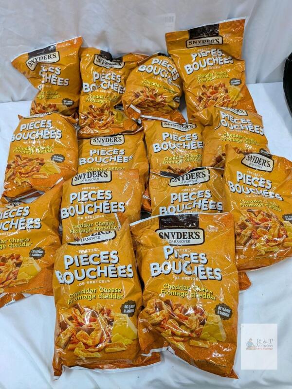 Snyder&rsquo;s of Hanover Pretzel Pieces Cheddar Cheese, 240g bags, Kosher, 2026 Expiry
