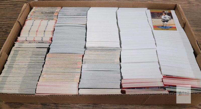 1990-1994 NHL Hockey Trading Card Singles , 1800+ Trading Cards . Includes 1990 Gordie Howe . UD , OPC , Score , Pro Set