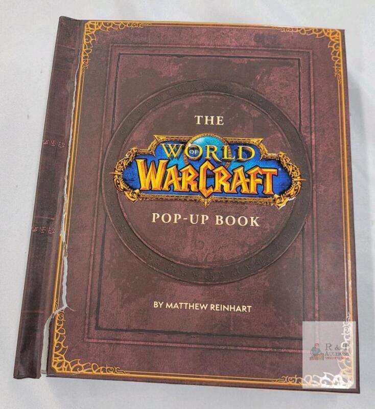 World of Warcraft Pop-Up Book . Tear on front cover