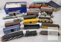 Vintage HO Gauge Toy Railroad Model Train Lot . 22 Cars & Accessories
