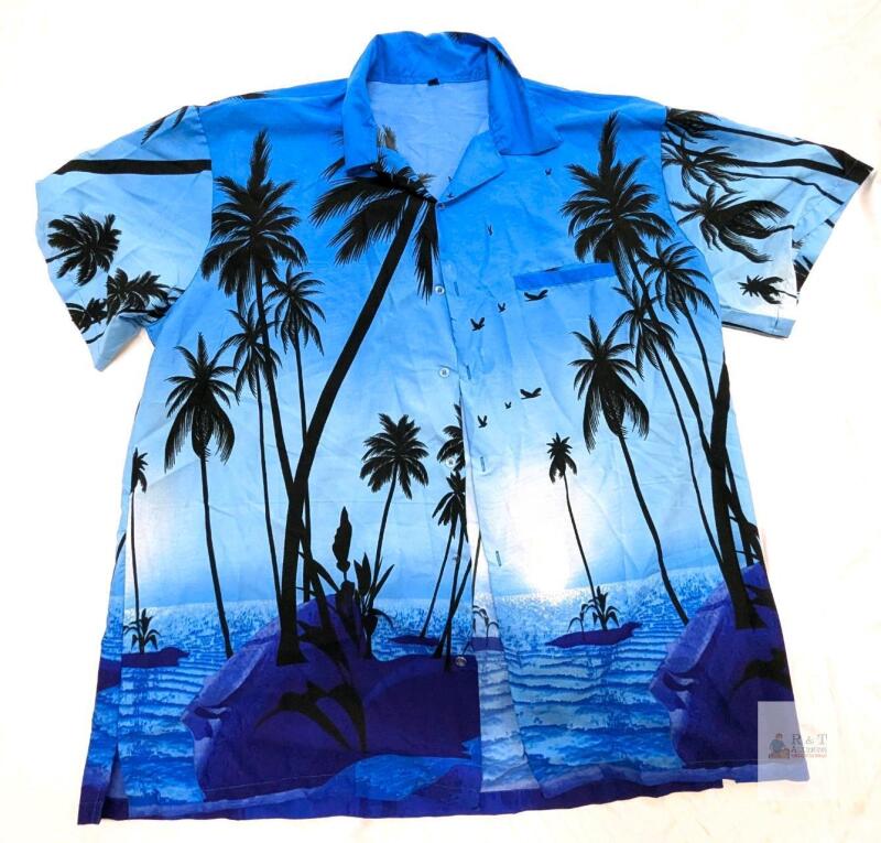 Size 4XL Men's Blue Tropics Hawaiian-Style Short Sleeve Button-Up Top, In Good Condition, Light Wear