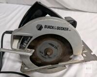Black & Decker BDECS300C 7-1/4" Circular Saw, 13 Amp, 5,300 RPM, 0-45&deg; Bevel Capacity operational