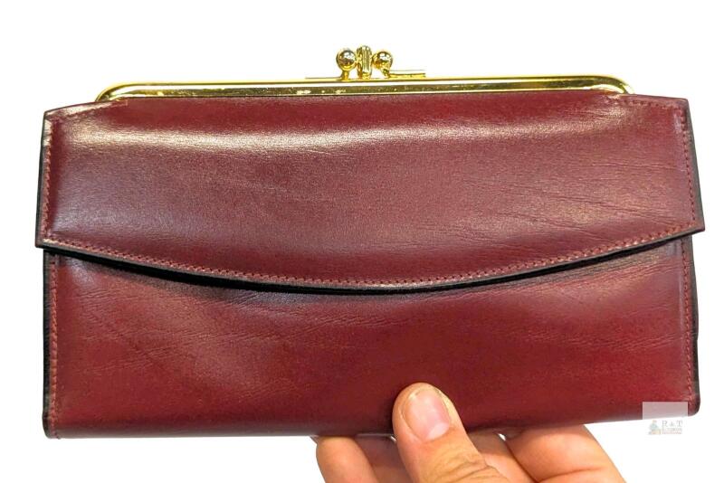 Vintage Merlot Wine Canadian Leather Kiss Lock Leather Wallet Clutch, 7.5" Across, In Excellent Condition