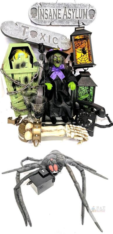 Spooky Halloween Battery-Powered Animatronics & Decor Up To 8.5" Tall in Large Storage Bin With Lid 19.5" &times; 30" &times; 17" Tall