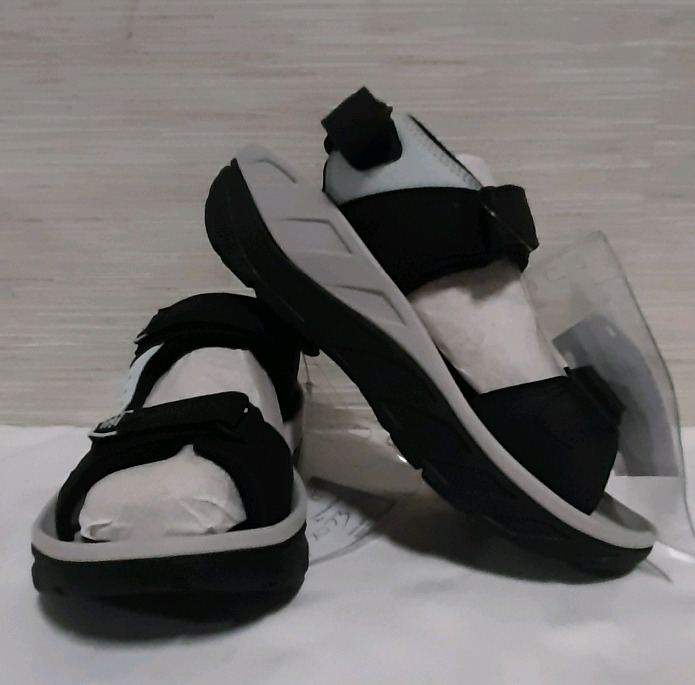 New Ladies XELRO Sandals Size 8 CAN 39 EUR