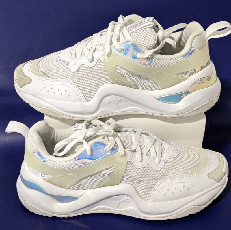 PUMA Ladies Rise Glow Sneakers (Size 8.5)