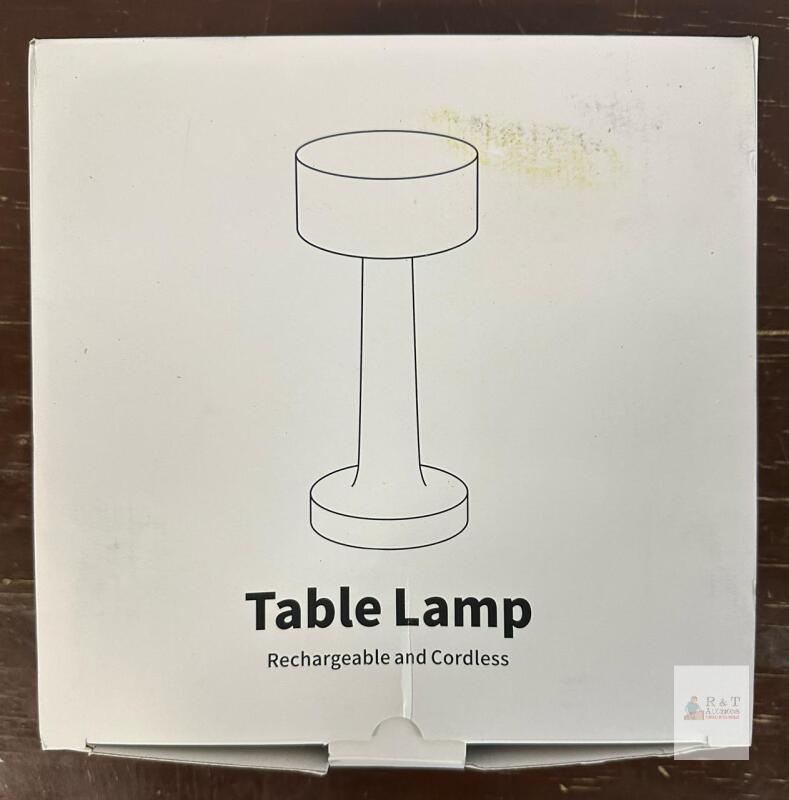 Black Metal Rechargeable Cordless LED Table Lamp with Touch Control and Stepless Dimming