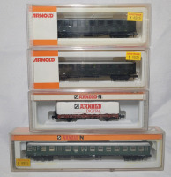 Arnold N Gauge Toy Train Railroad Cars in Case , Four (4) Cars