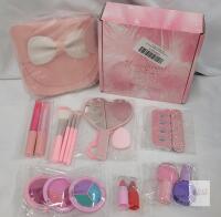 Vodolo Non-Toxic Pretend Play Makeup Kit, 13 Pieces, Mirror, Bag, Brushes, Gift Box, X004MQXL9L