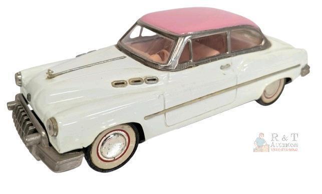 Vintage Voiture Buick Standard Sedan Friction Powered Toy Car 11"
