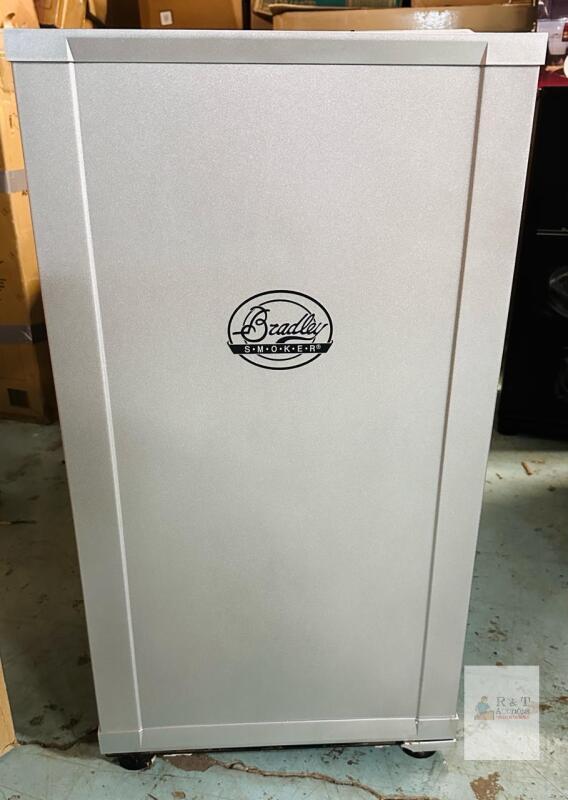 Bradley 4-Racks Digital Smoker, BTDS76P