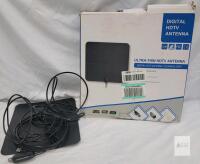 2 Ultra-Thin HDTV Antennas . 1 in Box & 1 w/o Box