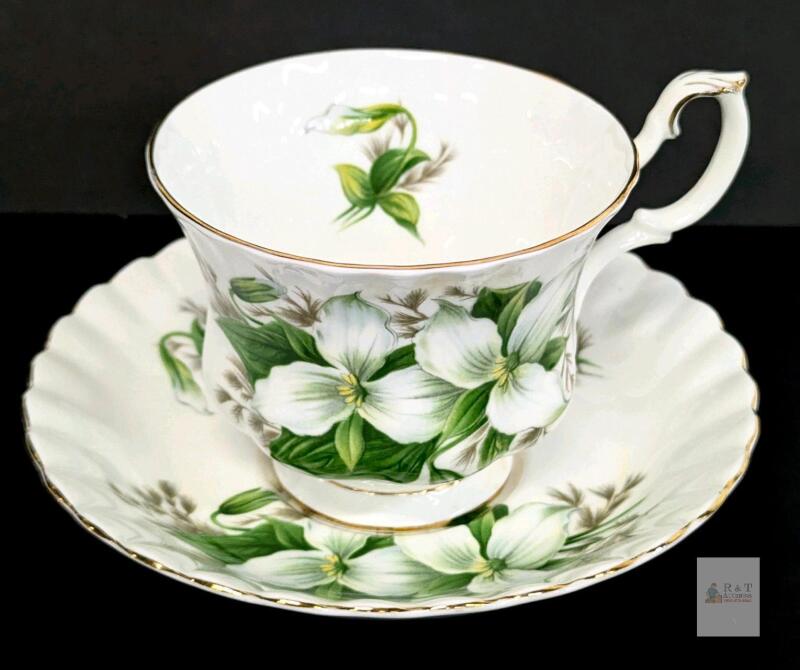 Vintage Royal Albert English Bone China " Trillium " Teacup & Saucer, No Chips or Crack, Rings True