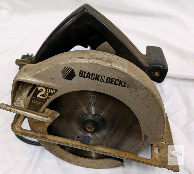 Black & Decker 7-1/4" Corded Circular Saw, 2-1/4 HP, 120V, Ball Bearing Construction
