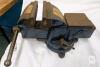 Canadian Tire 4" Swivel Base Bench Vise, Model 57-9004-4, Cast Iron, Anvil Area Light works. No blade. Unable to test further.