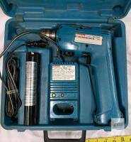 Makita 6012HD Cordless Drill, 9.6V, 3/8" Chuck, Includes Charger and Case
