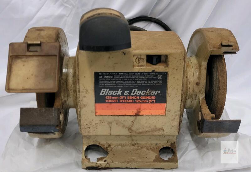 Black & Decker 7902-04 Type 1 5" Bench Grinder, 1/5 HP, 3600 RPM, 120V, 2.2 Amps- working from smoking garage