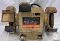 Black & Decker 7902-04 Type 1 5" Bench Grinder, 1/5 HP, 3600 RPM, 120V, 2.2 Amps- working from smoking garage
