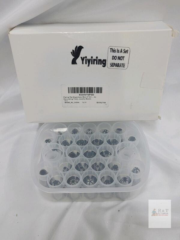 New Yiyiring 27pc. Baking Piping Tips in Case