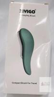 Zivigo Detangling Brush, Mint Green, Compact Travel Size, Original Box, 6.5 in