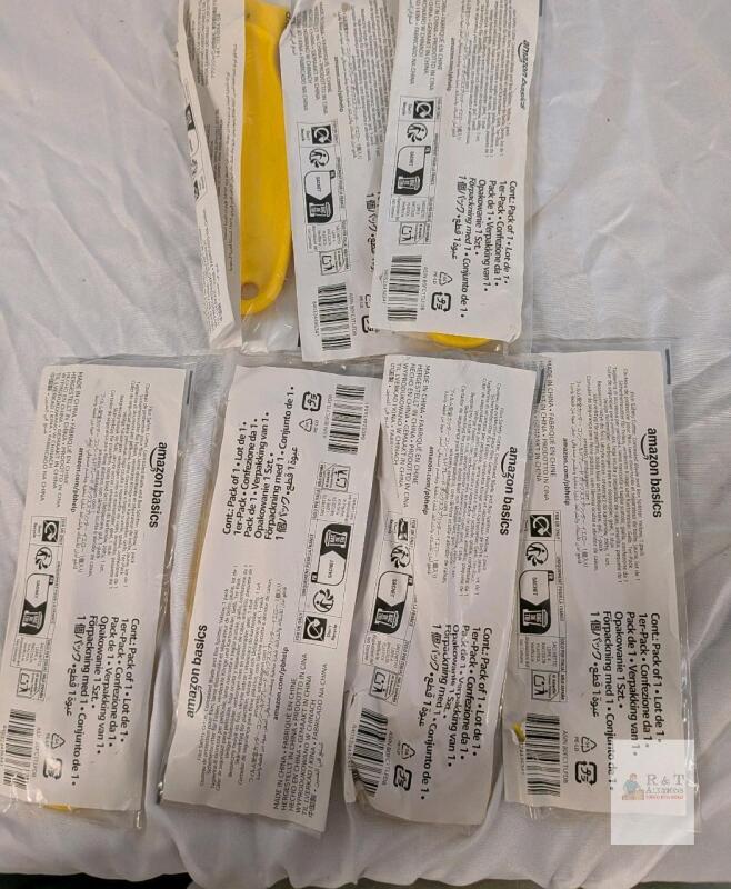 Amazon Basics Yellow Safety Box Cutter Knives,
