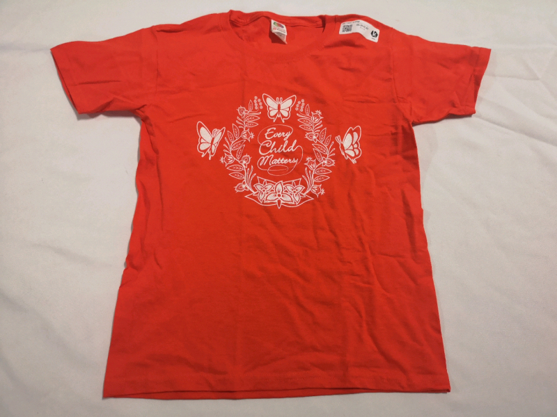 New Youth sz Small T Shirt - Every Child Matters