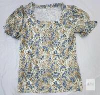 KISSMODA Women's Short Sleeve Blouse Medium, Floral Print, Square Neckline