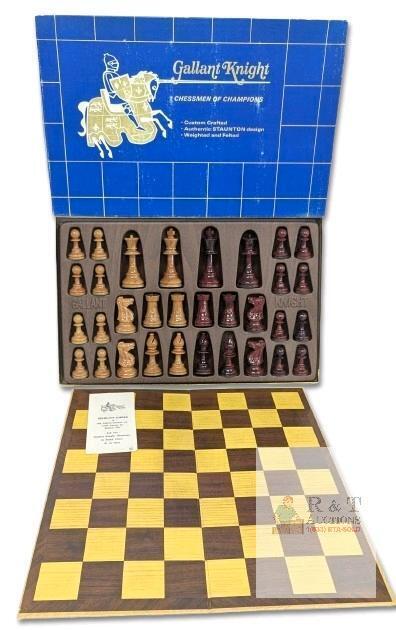 Complete Vintage Staunton / Arrco GALLANT KNIGHT Chessmen of Champions Chess Set
