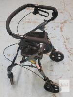 Mobility Rollator Ealker /Seat, Brakes and lightweight aluminum frame