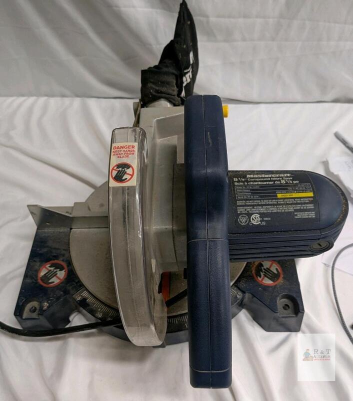 Mastercraft 8-1/4" Compound Mitre Saw, 120V, 9A, 4500RPM, Model 55-6814-8, Dust Bag, WO21305 operational