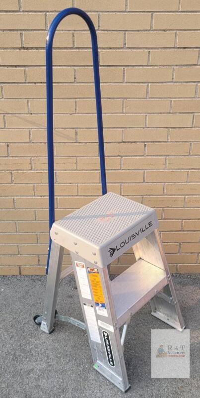 Louisville Ladder 2-Step Aluminum Step Stool with Handrail, 300 lb Capacity excellent condition