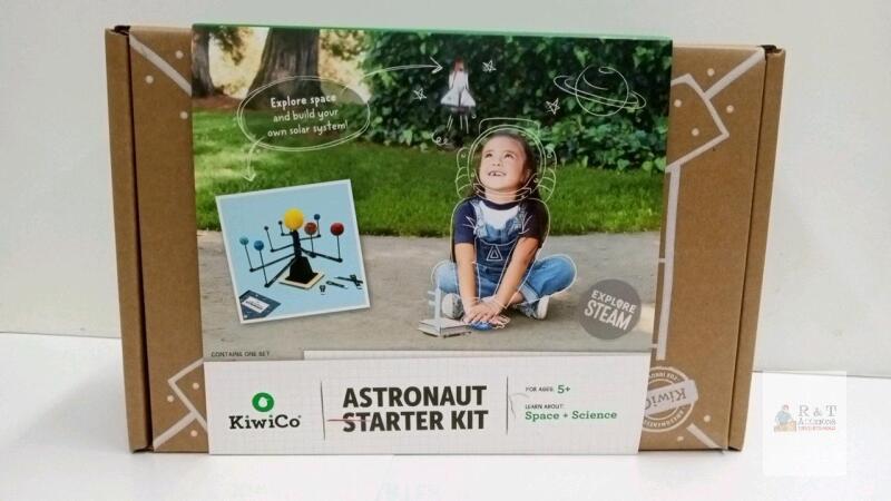 KiwiCo Astronaut Starter Kit Space Science STEAM Project Box &ndash; Ages 5+, Complete Contents as new