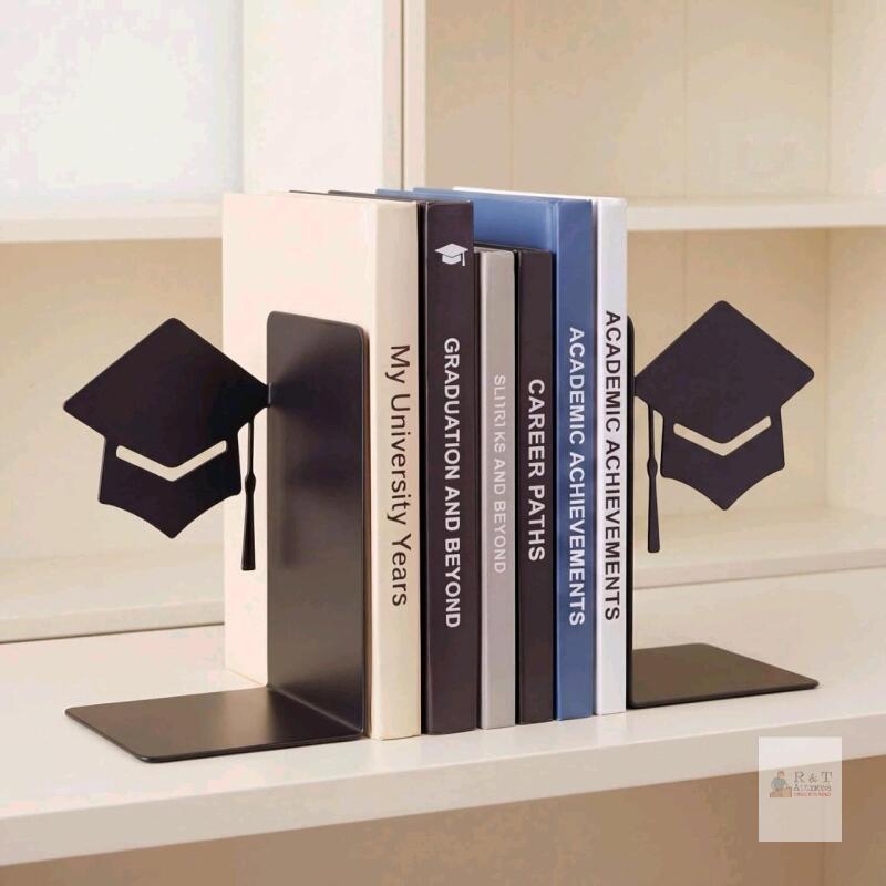 New Chunful 2 Pack Graduation Cap Metal Bookends Class of 2026 Gifts 3D Decorative Bookend for Shelf Office Desk Decor Scholar Book End Academic Gift for Students Teachers Graduates College School