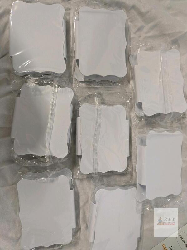 16-Piece White PVC Supermarket Bag Clip Display Holders with Scalloped Edges