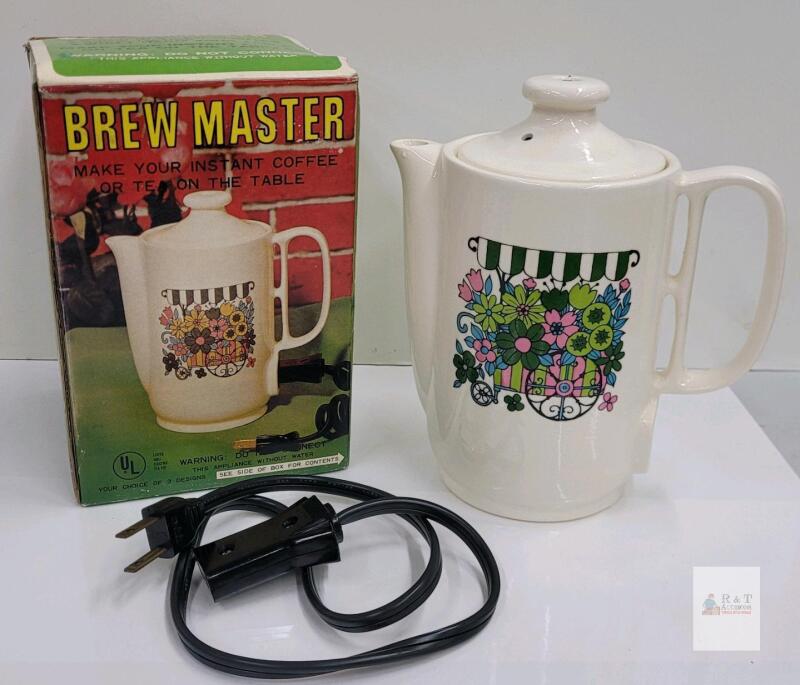 Maruka Brew Master Electric Ceramic Coffee/Tea Pot, 1 Quart, 120V 300W, Floral Design, Japan