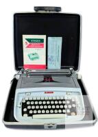 Vintage Singer Professional Portable Typewriter T-70 With Hard Case & Instructions, Excellent Condition, All Keys Appear To Work