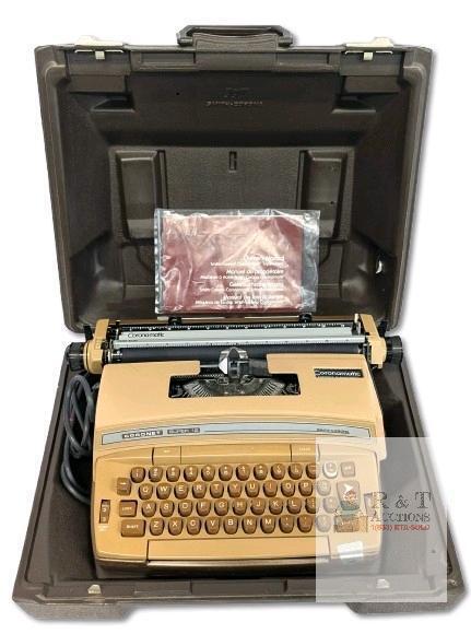 Vintage SCM Smith-Corona Canada Coronet Super 12 Electric Typewriter With Case, Tested For Power, All Keys Function, Mem Key Sticks, Case Hinge Broken Halfway Down
