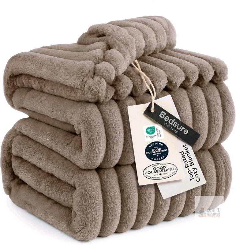 New KING Size 108" &times; 90" Bedsure Bedroom Decor King Size Blanket for Bed Taupe Bedding Gifts for Women Men, Soft Fluffy Fleece Cozy Fuzzy Plush Warm Big King Blanket, Spring Decor Brown Gifts for Her Him, 108x90